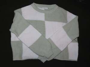 Moon & Madison Sage Green and White‎ Checkered Knit Cropped Crew Neck Sweater